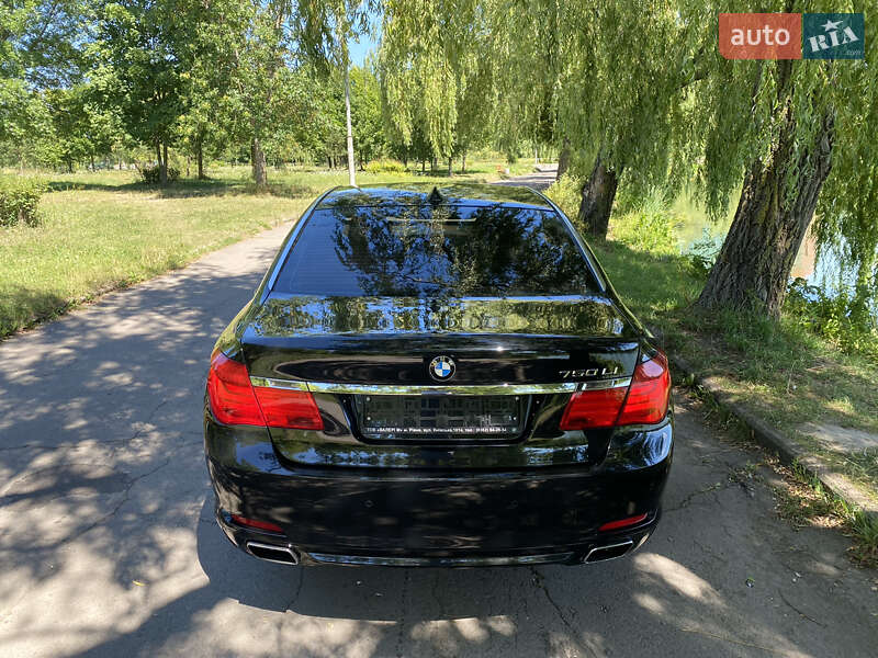 Седан BMW 7 Series 2011 в Ровно