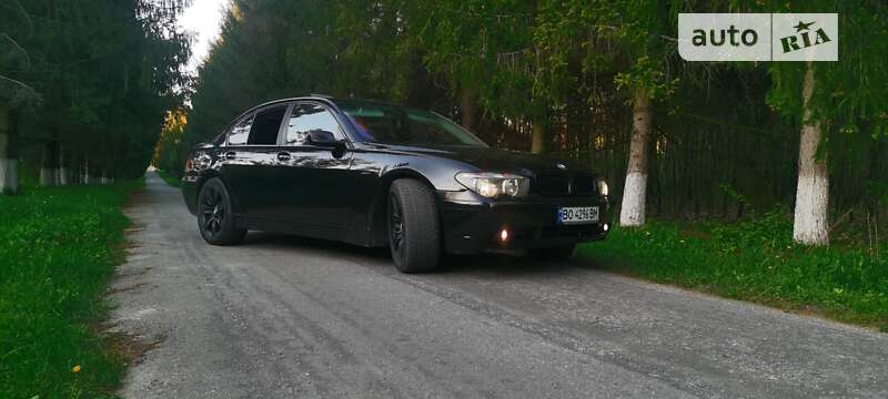 Седан BMW 7 Series 2004 в Романіву