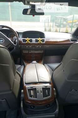 Седан BMW 7 Series 2004 в Надворной