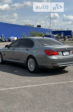 Седан BMW 7 Series 2011 в Дубно