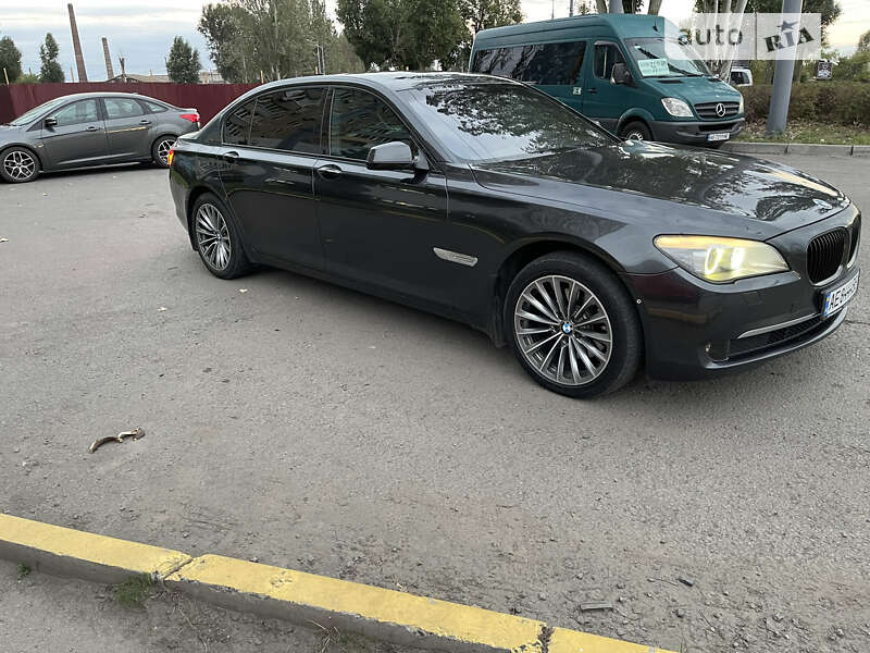 Седан BMW 7 Series 2010 в Днепре