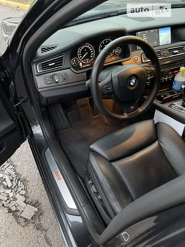 Седан BMW 7 Series 2010 в Днепре