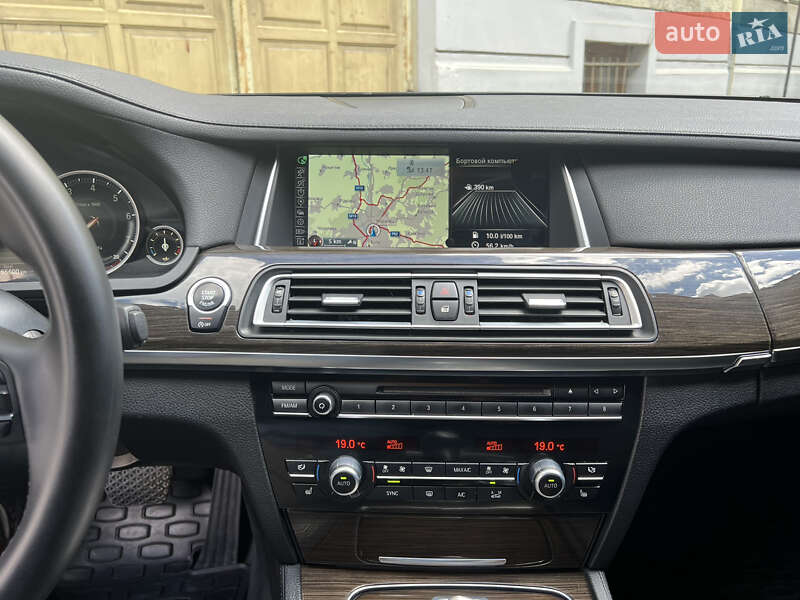 Седан BMW 7 Series 2015 в Чернівцях