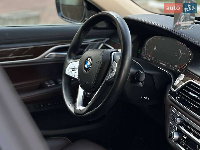 Седан BMW 7 Series 2020 в Черновцах