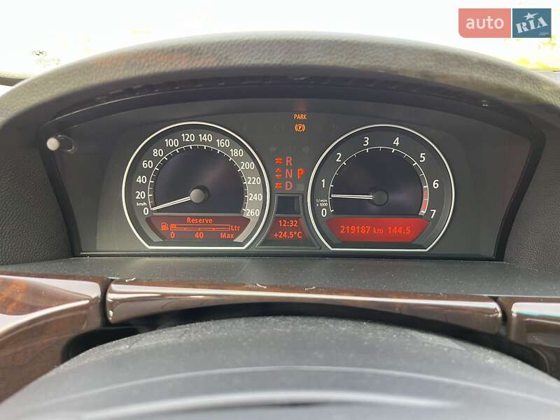 Седан BMW 7 Series 2004 в Києві