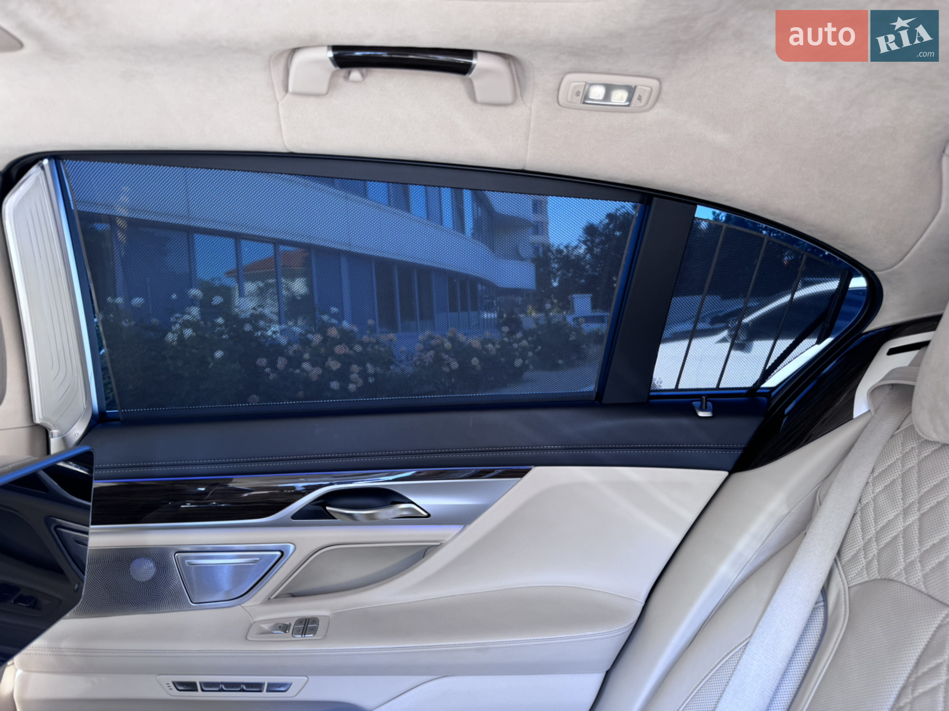 2015 BMW 7er - мініатюра 18