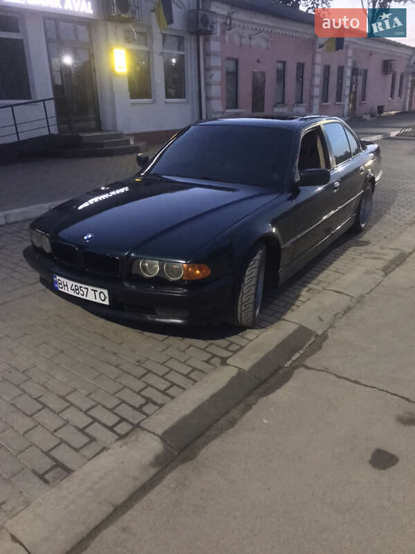 Седан BMW 7 Series 1999 в Килии