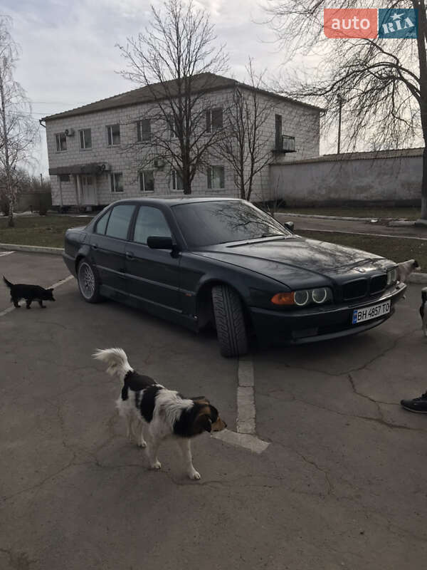 Седан BMW 7 Series 1999 в Килии