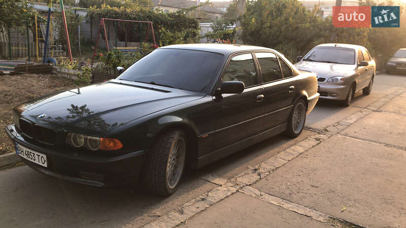 Седан BMW 7 Series 1999 в Килии