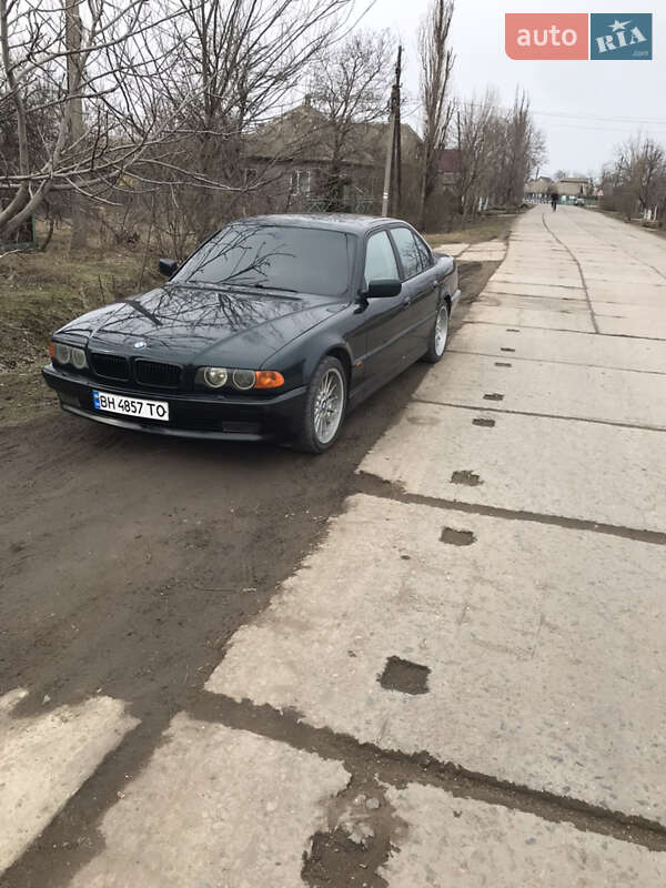 Седан BMW 7 Series 1999 в Килии