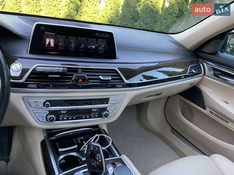 Седан BMW 7 Series 2015 в Кицмани