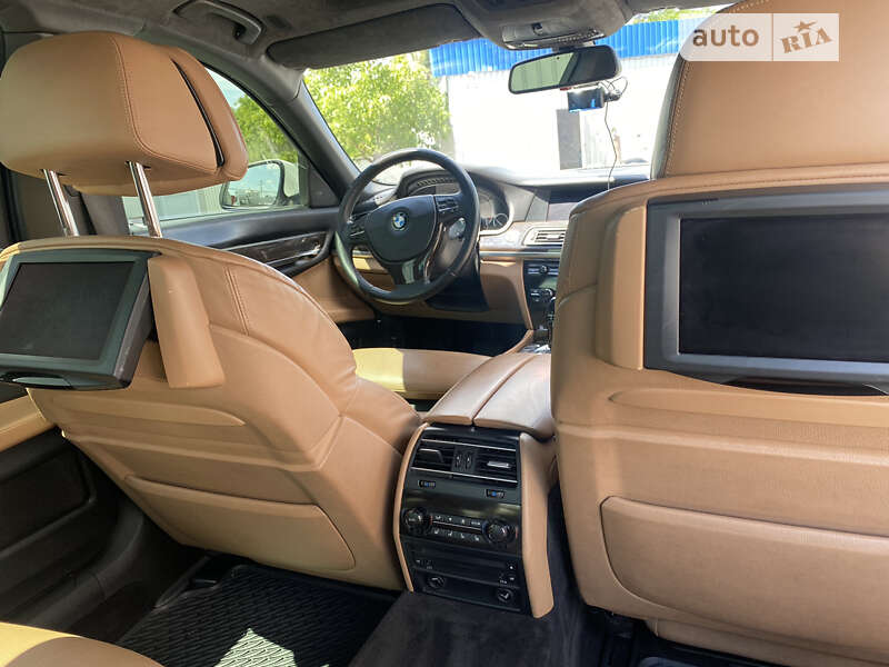 Седан BMW 7 Series 2011 в Черновцах