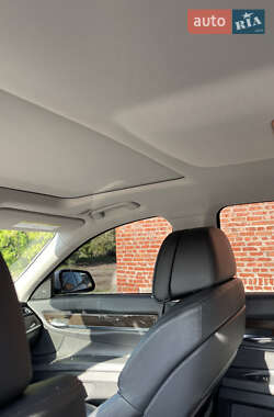 Седан BMW 7 Series 2011 в 