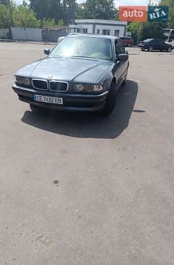 Седан BMW 7 Series 2000 в Чернівцях