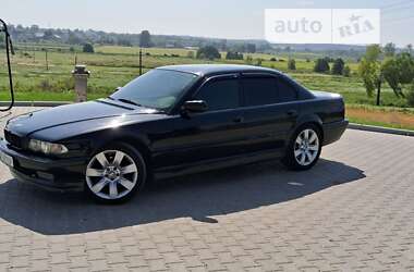 Седан BMW 7 Series 2001 в Шумске