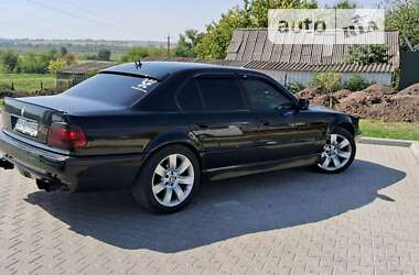 Седан BMW 7 Series 2001 в Шумске