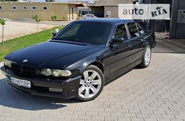 Седан BMW 7 Series 2001 в Шумске