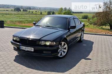 Седан BMW 7 Series 2001 в Шумске