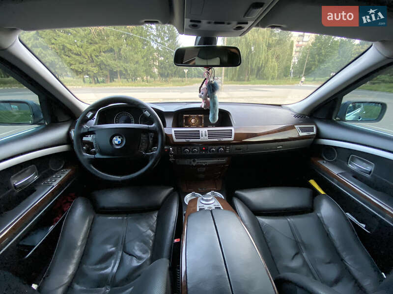 Седан BMW 7 Series 2005 в Новом Роздоле