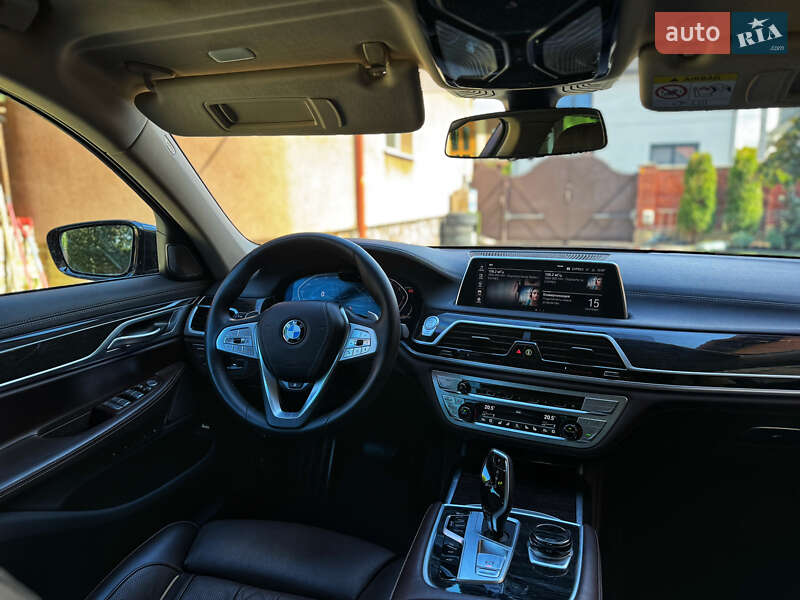Седан BMW 7 Series 2020 в Мукачево