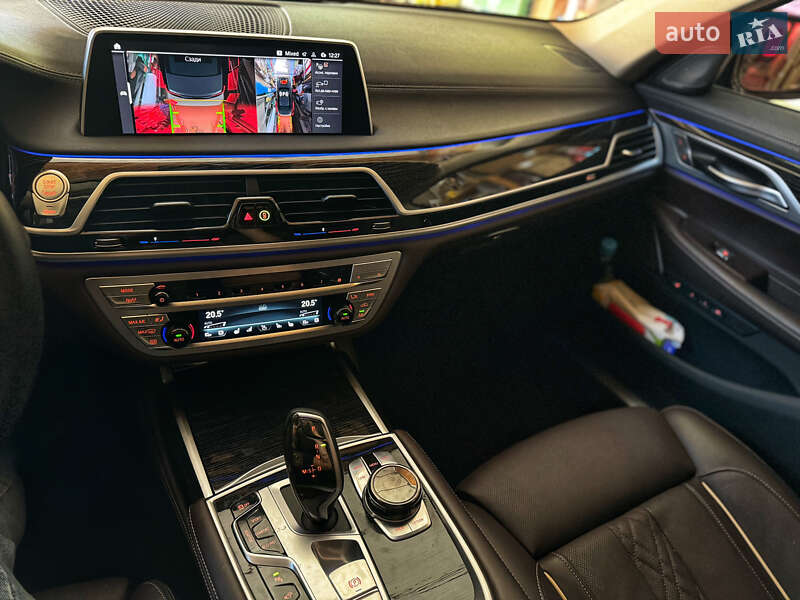 Седан BMW 7 Series 2020 в Мукачево