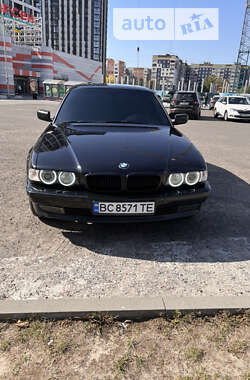 Седан BMW 7 Series 2001 в Львові