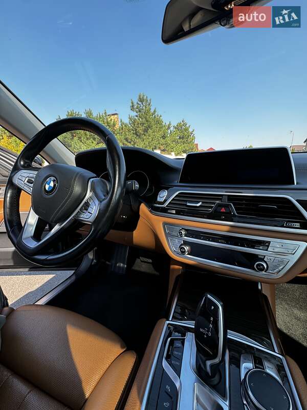 Седан BMW 7 Series 2015 в Києві фото 11 Седан BMW 7 Series 2015 в Києві