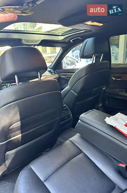 Седан BMW 7 Series 2011 в 