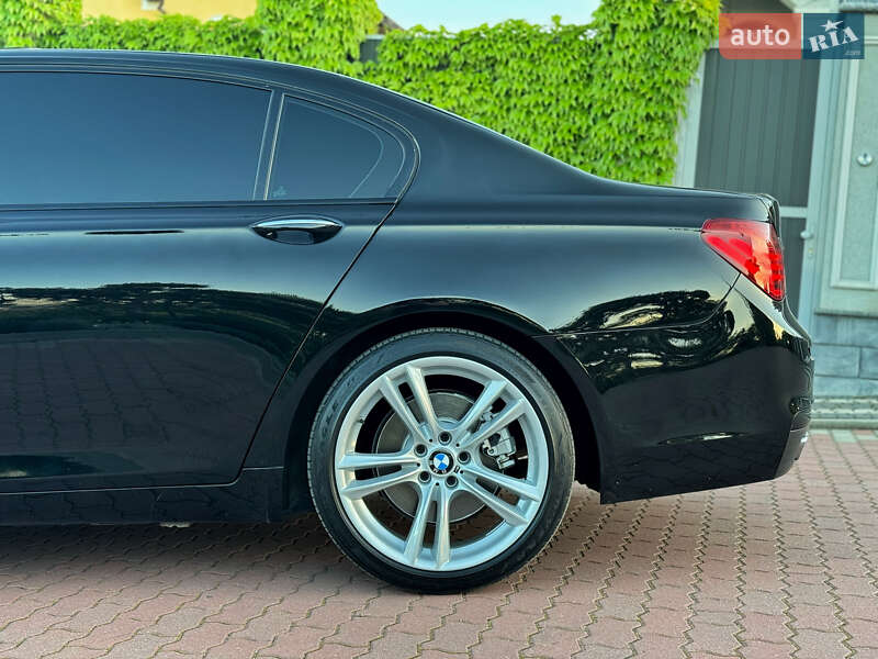 Седан BMW 7 Series 2013 в Чернівцях
