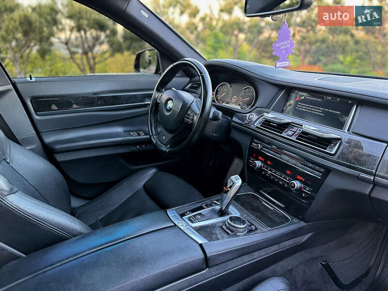 Седан BMW 7 Series 2013 в Чернівцях