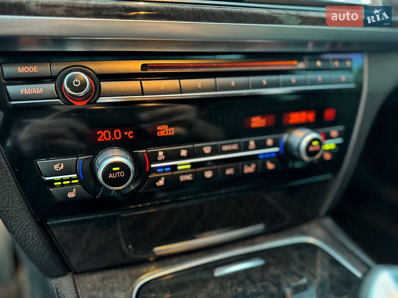 Седан BMW 7 Series 2013 в Чернівцях