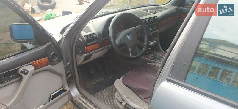 Седан BMW 7 Series 1989 в Фастові