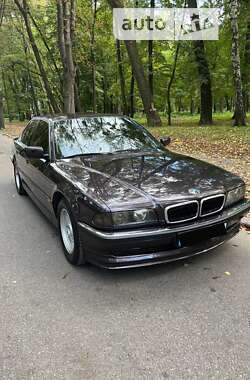 Седан BMW 7 Series 1995 в Черновцах