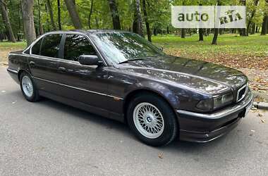 Седан BMW 7 Series 1995 в Черновцах