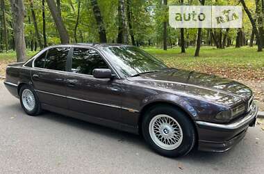 Седан BMW 7 Series 1995 в Черновцах