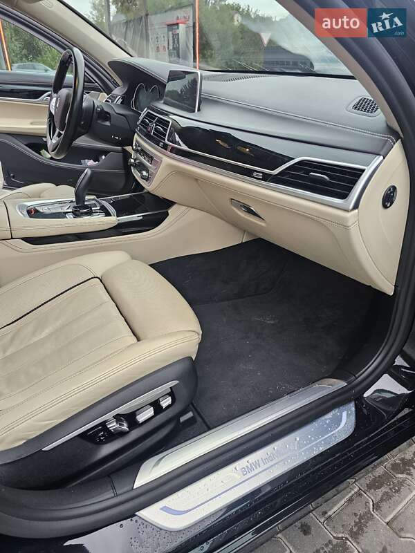 Седан BMW 7 Series 2017 в Львові