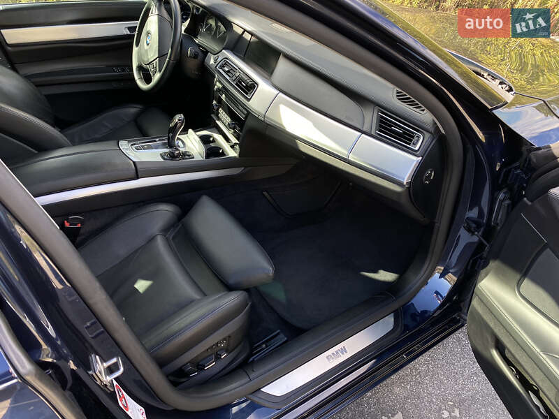 Седан BMW 7 Series 2010 в Житомире