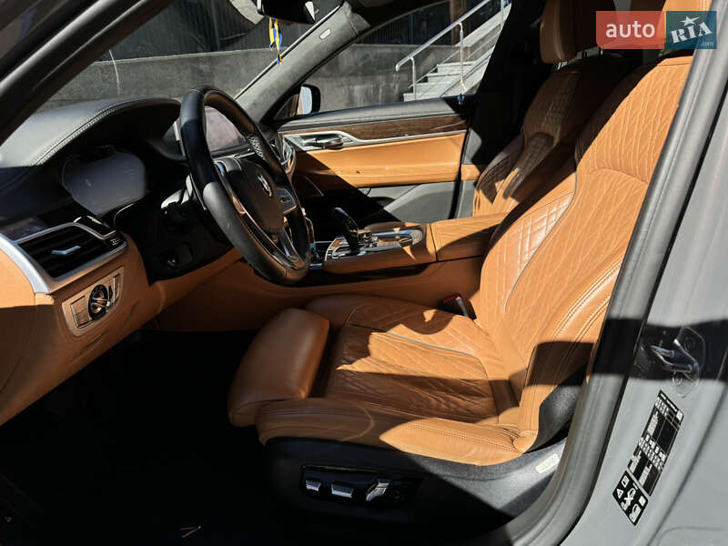 Седан BMW 7 Series 2019 в Чернівцях