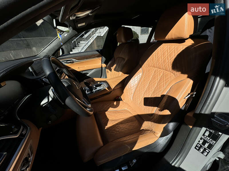 Седан BMW 7 Series 2019 в Чернівцях