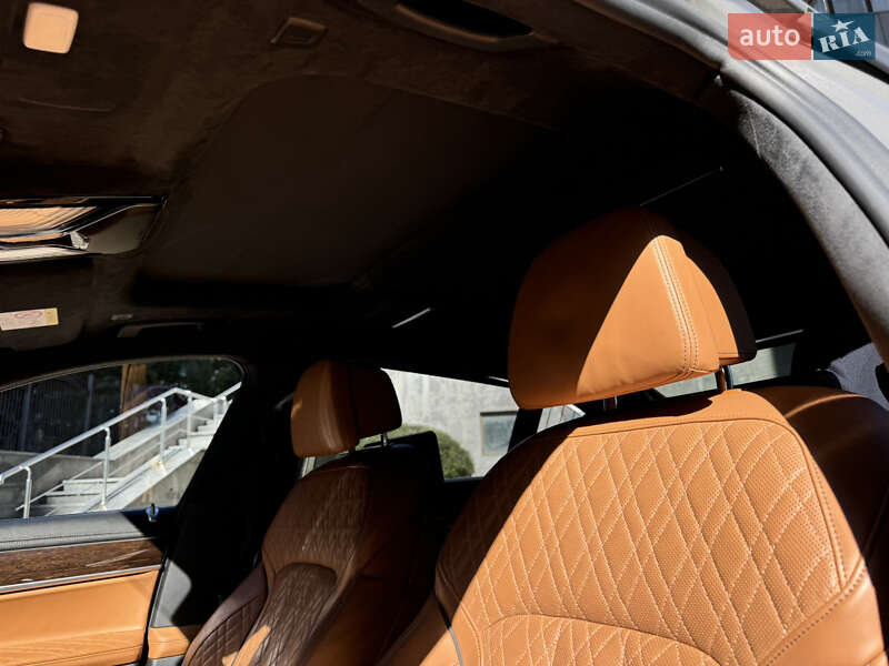 Седан BMW 7 Series 2019 в Чернівцях