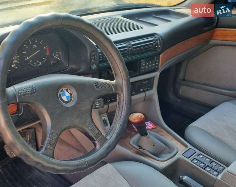Седан BMW 7 Series 1990 в Харкові