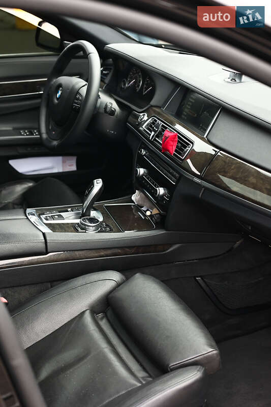 Седан BMW 7 Series 2012 в Одессе