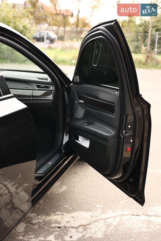 Седан BMW 7 Series 2012 в Одессе