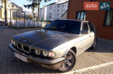 Седан BMW 7 Series 1992 в Самборе