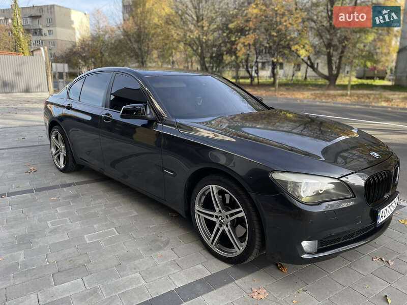 Седан BMW 7 Series 2010 в Мукачево