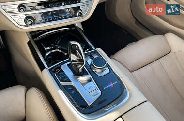 Седан BMW 7 Series 2016 в 
