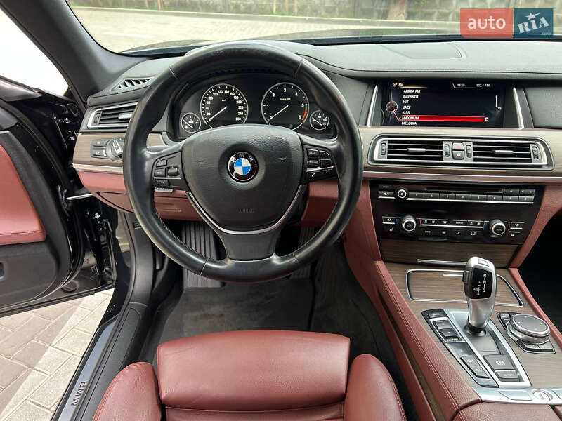 Седан BMW 7 Series 2015 в Львове