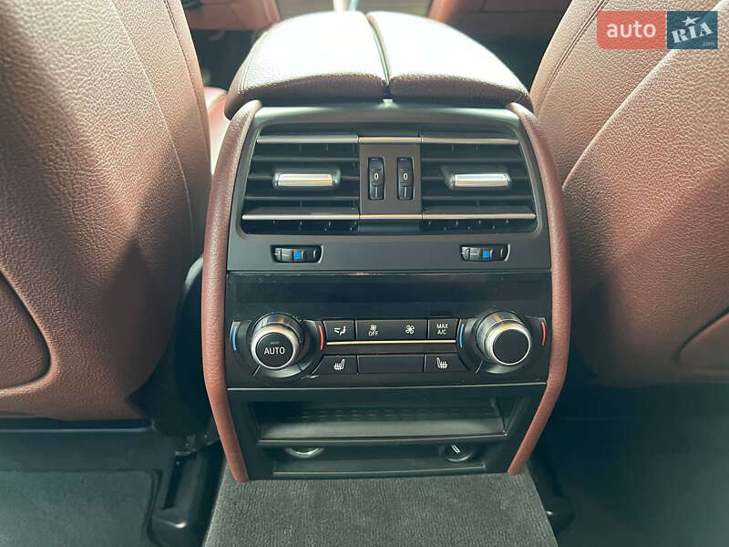 Седан BMW 7 Series 2015 в Львове