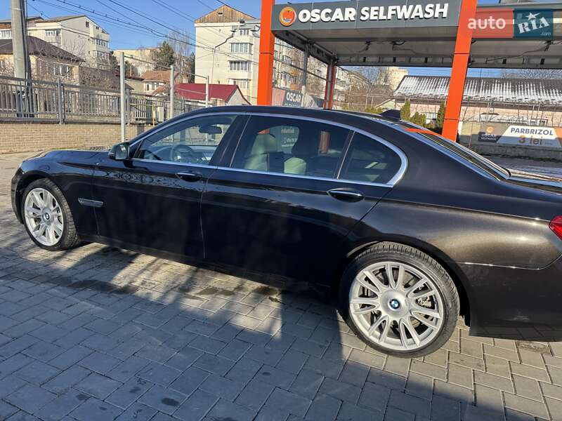 Седан BMW 7 Series 2014 в Черновцах