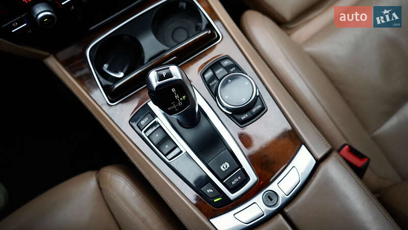Седан BMW 7 Series 2014 в Львові
